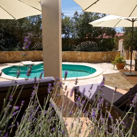 Seaside Garden شقة